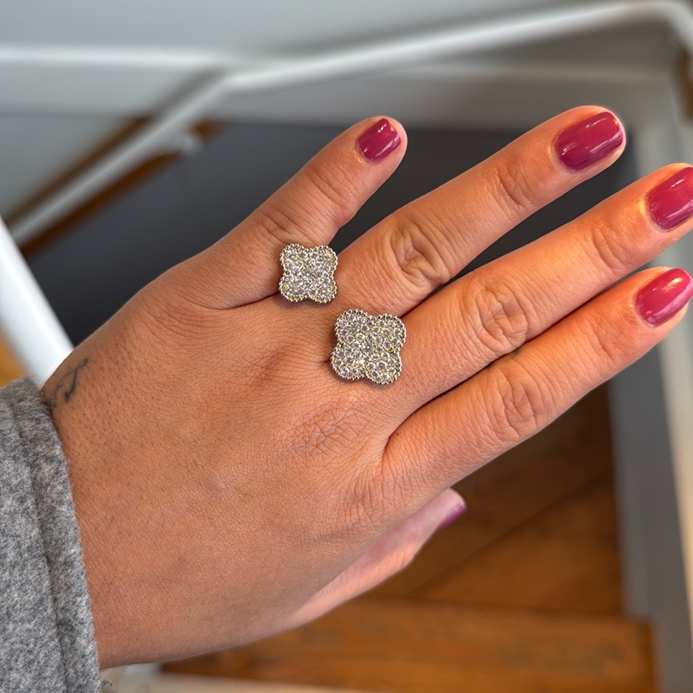 Clover silver ring